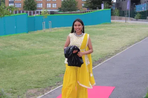yellow dress